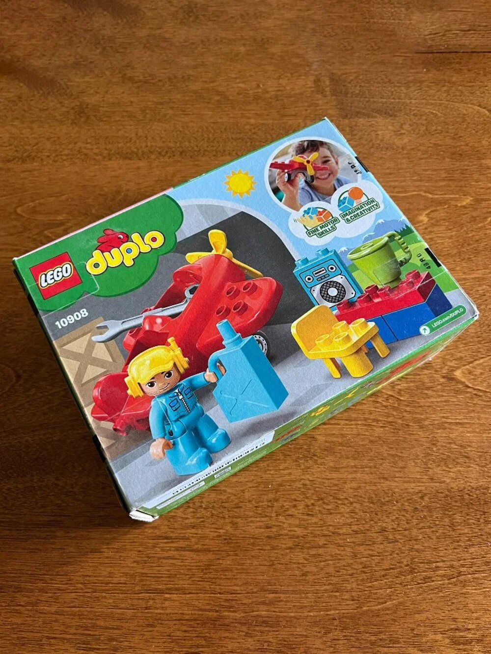 Duplo airplane set 10908 NIB - Picture 2 of 11